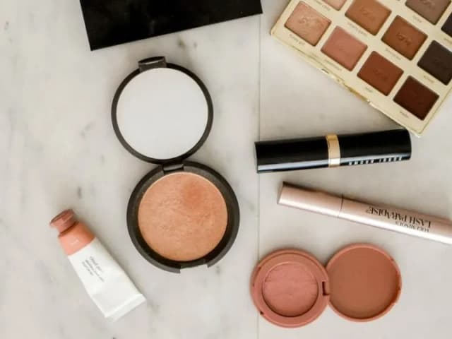 Jakie są kosmetyki do makijażu, które zmienią Twój wygląd na lepsze? Jakie są kosmetyki do makijażu, które zmienią Twój wygląd na lepsze?