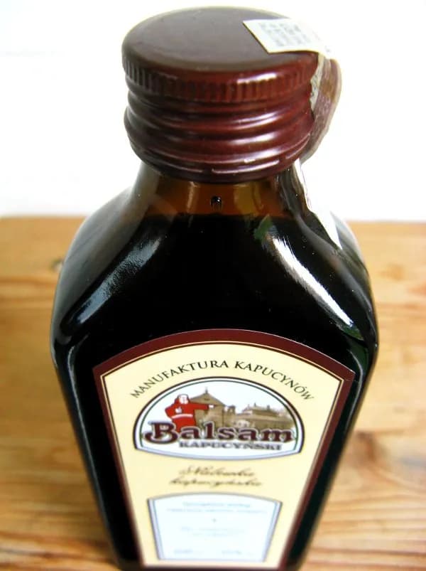 Jak stosować balsam kapucyński? Odkryj dawkowanie i przeciwwskazania Jak stosować balsam kapucyński? Odkryj dawkowanie i przeciwwskazania